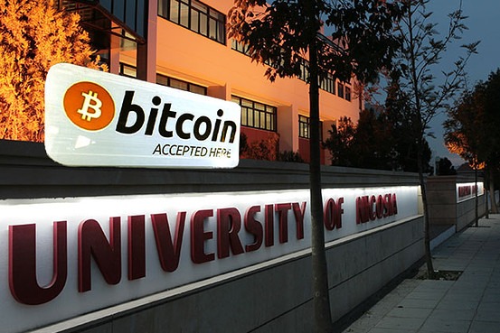 BN-AN018_bitcoi_G_20131122082739[1]