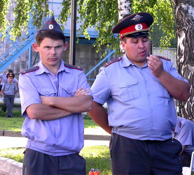 fat-russian-police-theginpalace.com_1