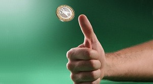 Две стороны биткойн монеты