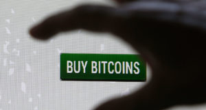 "Создатель" Биткойна и игорный магнат в погоне за блокчейн-патентами