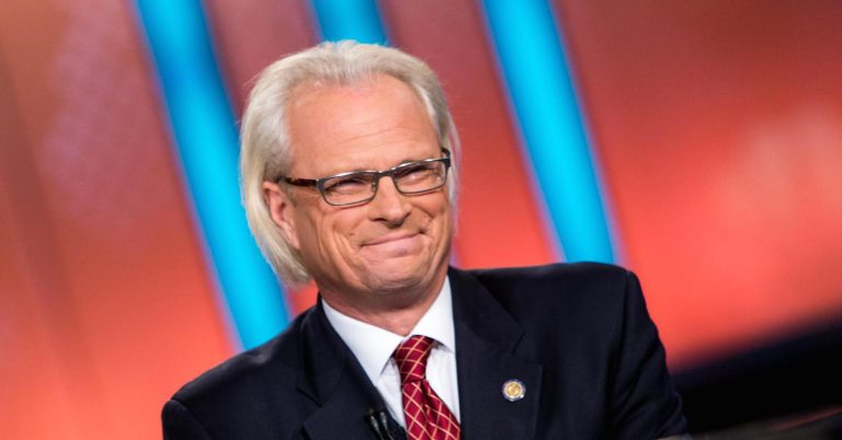 Бывший комиссар CFTC хвалит идею биткойн-фьючерсов