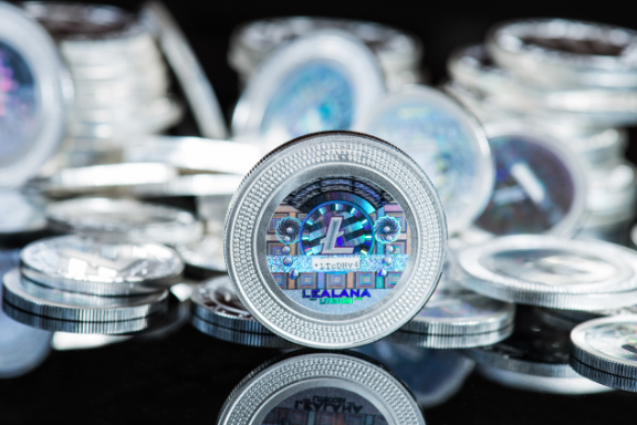 Лайткоин взлетает, когда Биткойн испытывает коррекцию