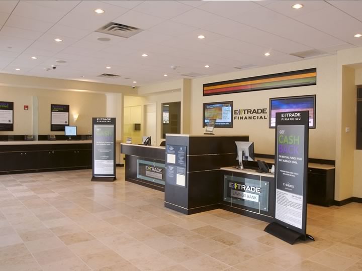 Компания E-Trade Financial начинает торги контрактами на Биткойн 