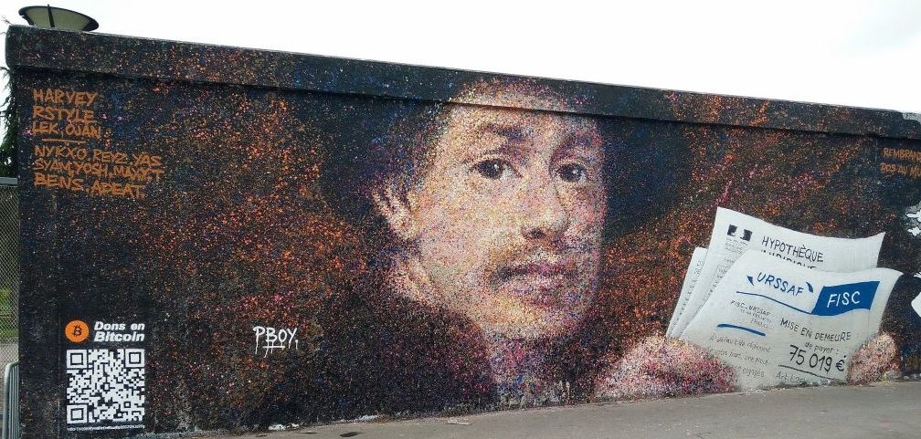 Художник заработал 1000 долларов, нарисовав Биткойн-QR код на стене