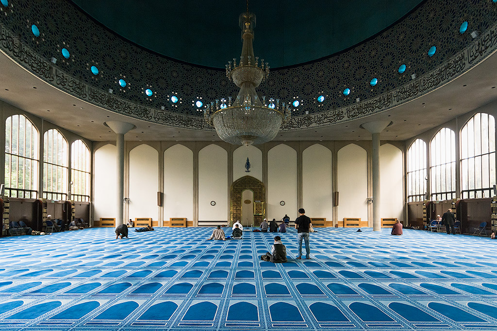 Британская мечеть принимает пожертвования в биткойнах и эфирах