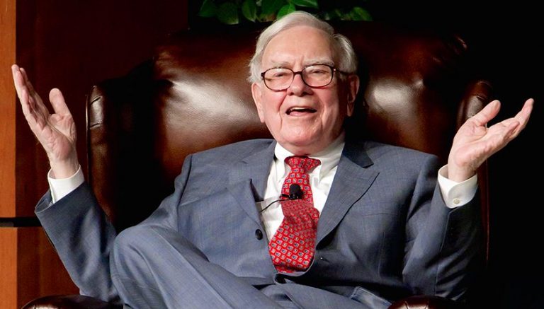 Напротив офиса Уоррена Баффета разместили баннер с напоминанием о его инвестиционных промахах