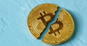 Житель Москвы заплатил более 60 тысяч рублей за фейковый биткойн