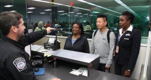 Таможенная служба США будет хранить в блокчейне биометрическую информацию