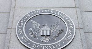 SEC снова отложила решение по заявке VanEck и SolidX на ETF биткойна