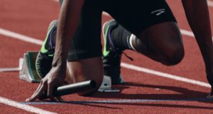 бегун на старте Listing.help