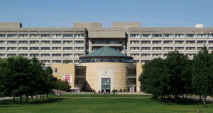 Канада, университет, здание
