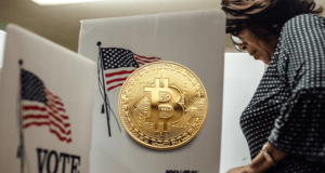 золотая монета биткоина, афроамериканка и американский флаг