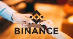 Binance, карта, руки