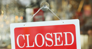 Табличка Closed