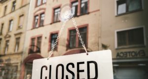 табличка закрыто