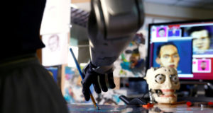 Робот София, картина