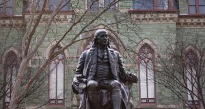 Бенджамин Франклин, статуя