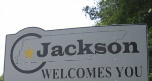 Город Джексон, дорожный знак