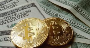 Биткоины, монеты, доллары