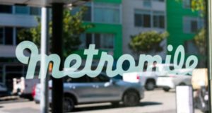 Логотип Metromile, улица