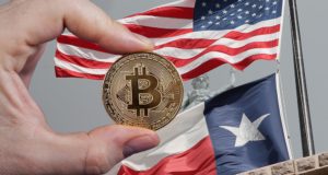 Флаг США, Техаса, биткоин, монета, рука