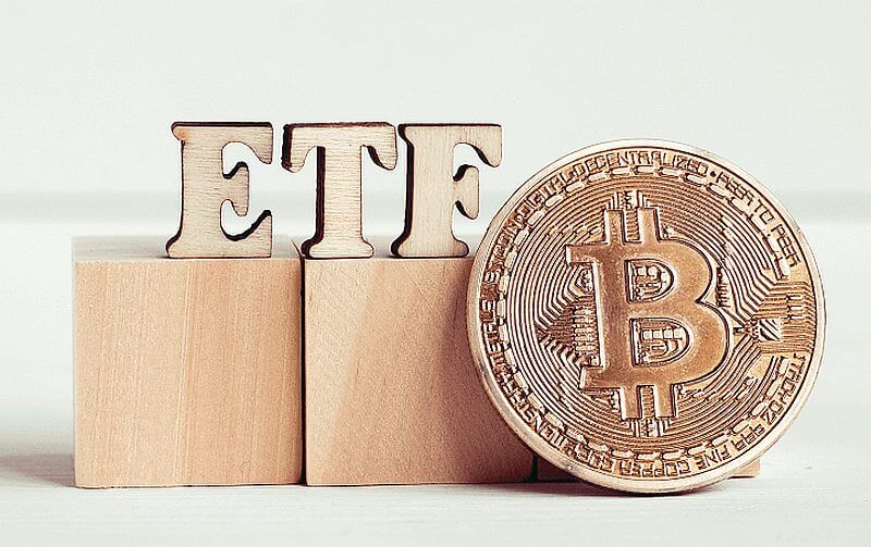 На завтра назначен старт торгов фьючерсным биткойн-ETF от VanEck ETF биткоин монета
