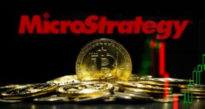 Логотип Microstrategy, биткоины, монеты, график