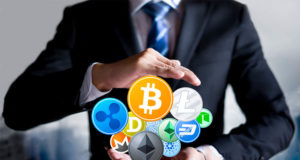 Криптоинвестор человек с криптовалютой