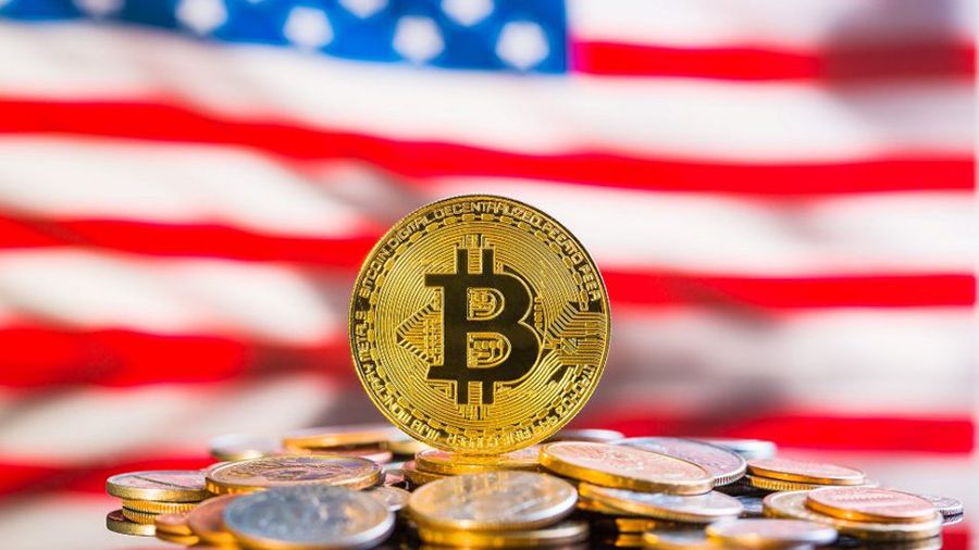 Флаг США, биткоины, монеты