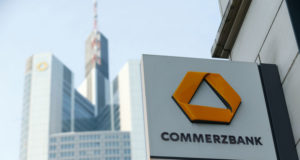 Логотип Commerzbank, вывеска, здание